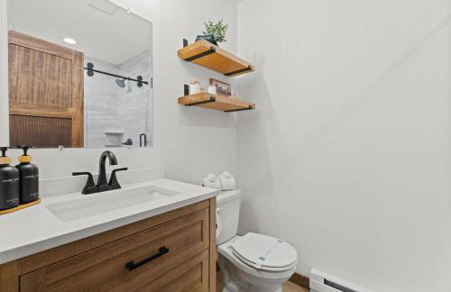 Hot Tub Sauna Spacious Backyard Luxury - Photo 36