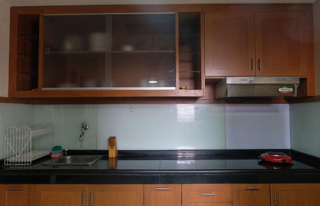 Spacious And Homey 3Br Apartment At Majesty - Photo 13