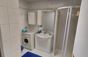 Komplette Wohnung, ruhig gelegen - Foto 16