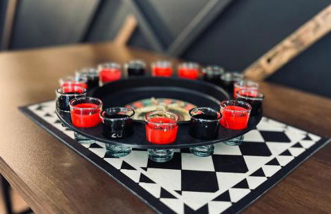 Getaway Villa- 3 mins to Mohegan- Fully Stocked with Two Full Beds & Fireplace- Jacuzzi, Saltwater Pools, Sauna - Foto 20