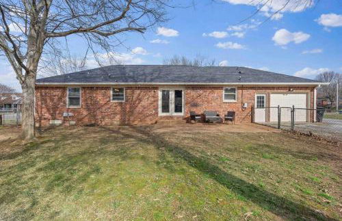 ~Spacious / Cozy / Sleeps 8+ Near MTSU and Siegel - Foto 19