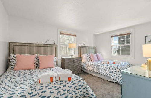 Stunning Bay Views | Beach Access - Deck - Parking - Photo 18