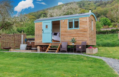 Victoria Hut Allerford - Photo 10