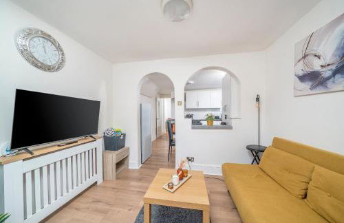 Modern 2Bed North London Flat by D3 Short Stay, Sleeps 6, Private Yard - Foto 7