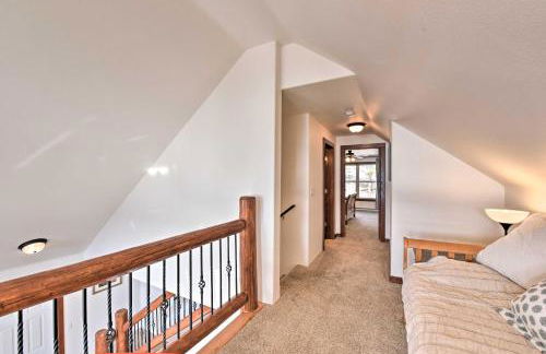 Gorgeous Twin Lakes Home with Deck Overlooking Mtns! - Foto 21