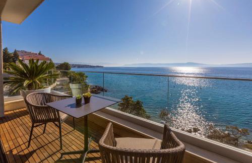 BEACH FRONT VILLA FRAN - DELUXE PENTHOUSE SUITE with private pool - Foto 22