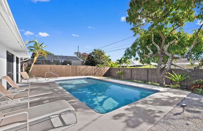 Avanti Vacation Rental, Relaxing 3-BR Retreat with Private Pool Minutes from Vanderbilt Beach and Delnor-Wiggins State Park. Enjoy Southern Exposure, BBQ Area, and Pet-Friendly Comfort - Foto 20