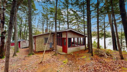 Peaceful 2BR Lakefront Cabin w/ New Dock - Foto 3