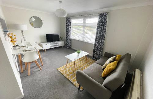1 Chatsworth Riverscape Apartments - Riverview apartment in great location with free parking overlooking the Gannel just a short walk from Newquays incredible beaches and local amenities - Foto 6