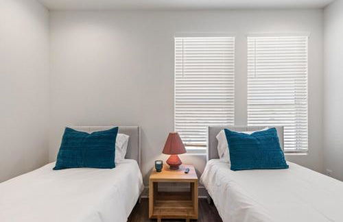 NEW Acadian House KING Bed Cajun Luxury Nespresso - Foto 15