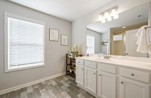 Stylish & Modern 3BR Home Near Chattahoochee River - Foto 9