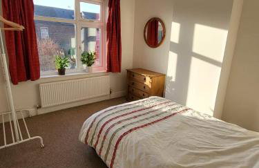 Comfy home for 4-5 people with garden near uni & QMC 2 nights minimum - Foto 8