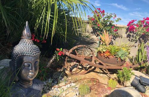 Mineral Saltwater Solar heated Pool & Spa Oasis with mountain views and Koi pond - Foto 41