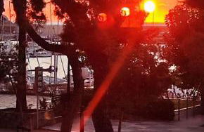 SeaHomes Vacations - Seafront Mediterranean Ap & PKG - Foto 2