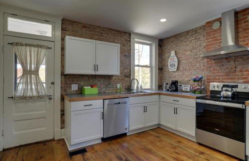 Charming Escape - Private Hot Tub! - Foto 11