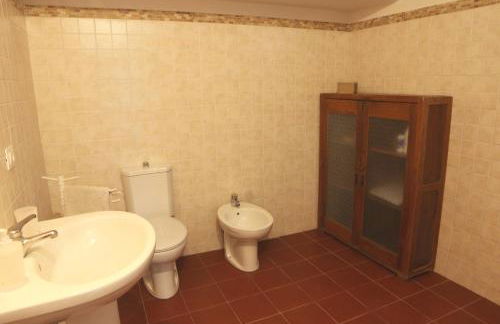 Aetna Silva - Photo 12