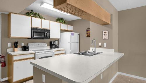 Ground Level Condo with Garden Patio - Foto 4, stove, dishwasher, toaster