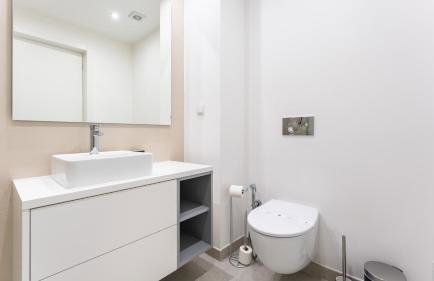 Modern 2BR w Rooftop Pool & Parking by LovelyStay - Foto 6