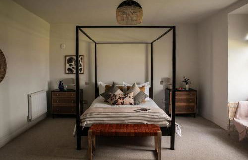 Luxurious Manor House with Sea Views - Sleeps 10 - Photo 3