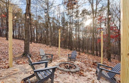 River Access Cabin with Hot Tub, Fire Pit, & WiFi! - Foto 42