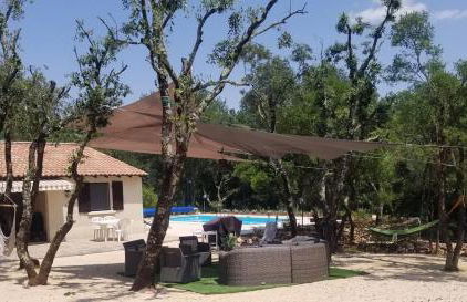 Villa avec piscine sur terrain clôt - Photo 1