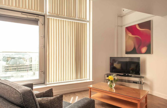 PREMIER SUITES Liverpool - Photo 35