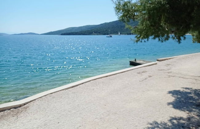 Remarkable 1-bed Apartment in Marina - Foto 1