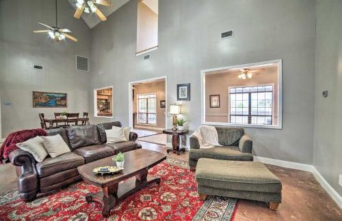 Starkvegas Clubhouse about 2 Mi to MSU Campus! - Foto 4