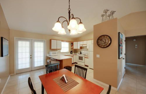 Screened Porch and Pool Access Cozy Sebring Condo - Foto 7