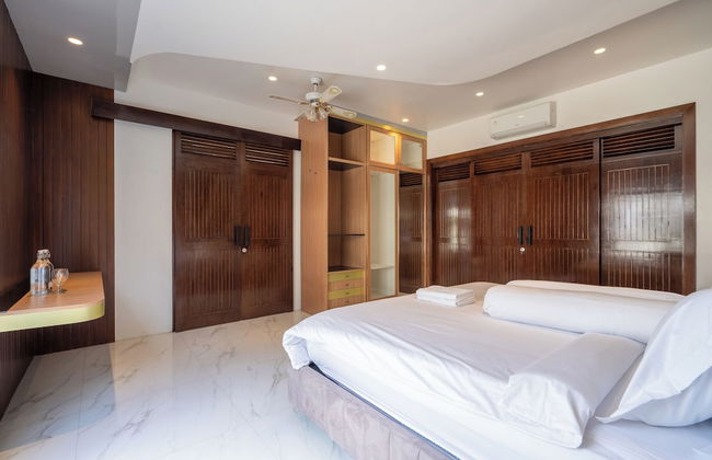 Royal Urban Resort - Photo 2