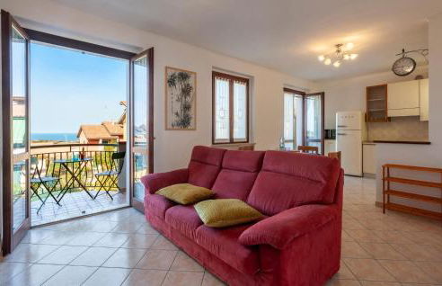 Lovely Apartment In San Costanzo - Foto 9