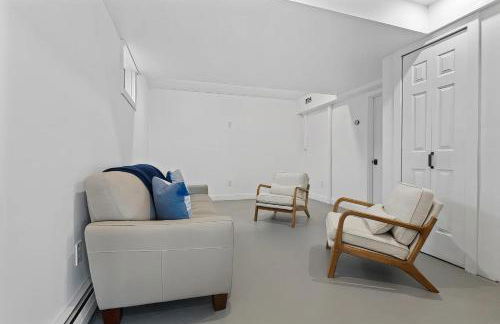 Cuttyhunk Waterfront - Private Beach & Patio - Foto 9