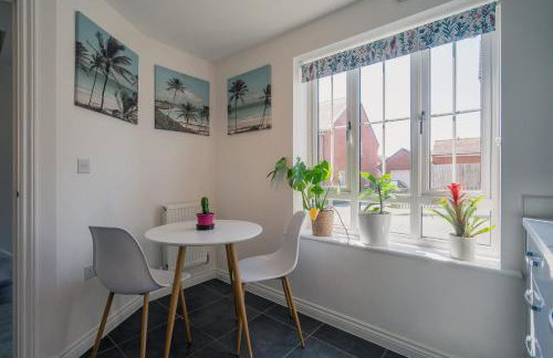 Comfortable 3 Bedroom Home w Garden and Parking - Foto 1