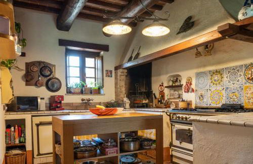 Tenuta di campagna con piscina immersa nel verde - Foto 6