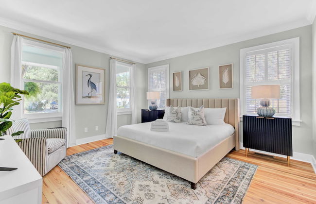 Southern Oasis by Avantstay 0.5mi Walk to the Beach, Pool, Patio, Large Yard - Photo 23