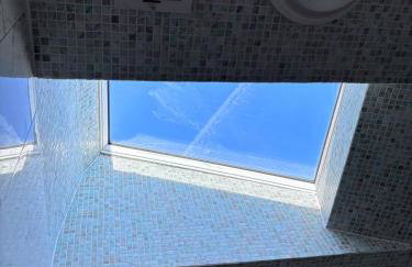 Luxury 3 BedRoom Apartment with Private Entrance plus Free Parking - Foto 36