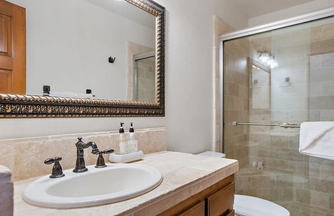 Wellsona Vineyard Retreat Pool Hot Tub Views Main Home Guest Home - Photo 22