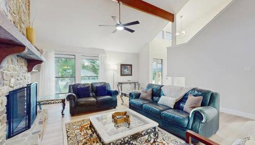 Cozy Dog-Friendly Home WITH Full Kitchen, Patio & Backyard, Close to Golf Course - Photo 5