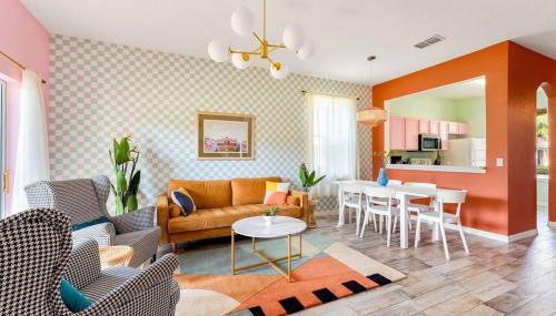 Disney World Cinderella Castle Lazy River Pool & Game Room - Foto 3