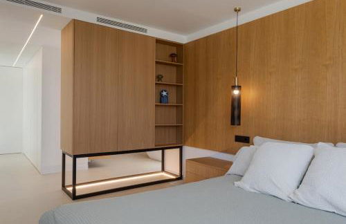 Ultra-Modern 5-Bed Luxury Chalet with Private Pool & Home Cinema 13 Min To Beach - Foto 26