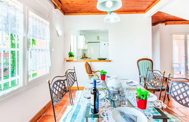 5 bedroom House in Castelló d'Empúries with private pool and garden - Photo 9