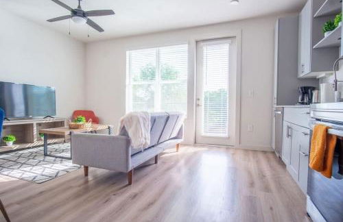 Boulevard Stays Comfortable 1BR Suite w Pool Parking Gym 03 - Foto 3