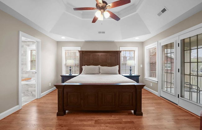 Sleeps 22, Lakefront w/ Private Dock & Pool, 2 Houses Lake Living by Avantstay - Foto 25