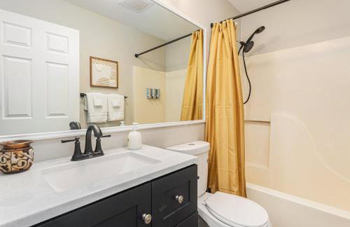 ATLAS - Whole House - 5BR 2BA - Hot Tub - Game Rooms - Theater - Fenced Backyard - Foto 30