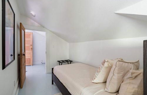 Stay Portland - The Câlin Suite - Posh Local Boutiques & Eateries - Foto 18