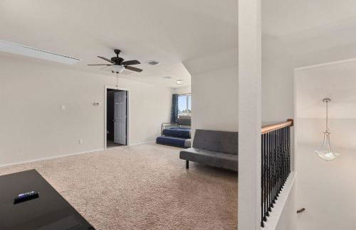 NEW 12 Bd Temple House, up to 14 PPL, Perfect for Families, Contractors, Large Groups, In Home Theatre, Arcade, Billiards - Professionally Managed By Stay Albatross Furnished Rentals - Foto 23