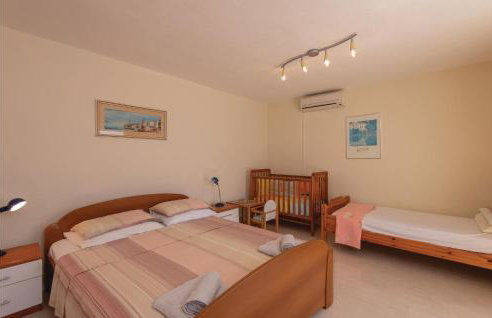 Stunning Home In Orebic With Wifi - Photo 27