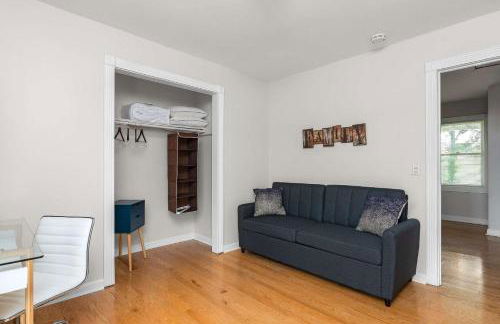 Colonial Manor - Photo 35