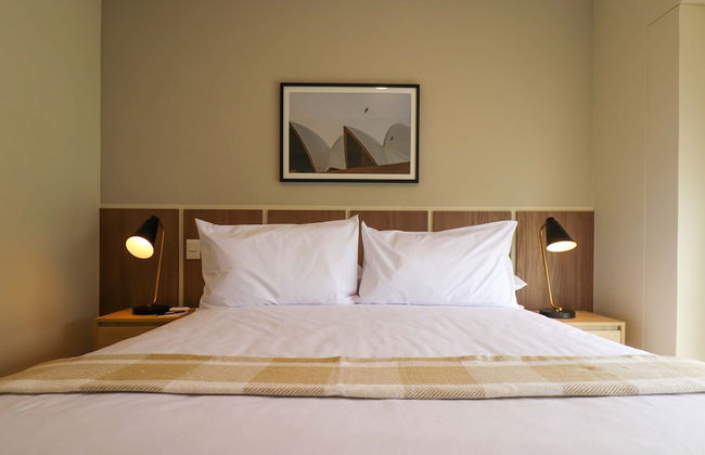 w Comfy 2BR w Modern Balcony Near Kennedy Park - Foto 2