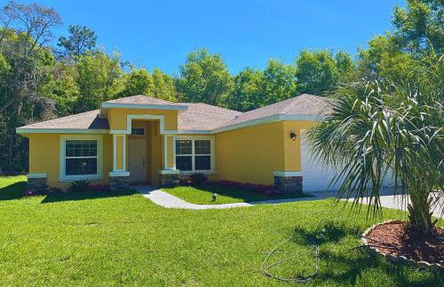 Sundance' Acres Peaceful and Private New House with Hot Tub and Fire Pit - Photo 1